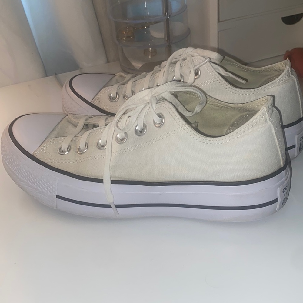 Women white platform converse